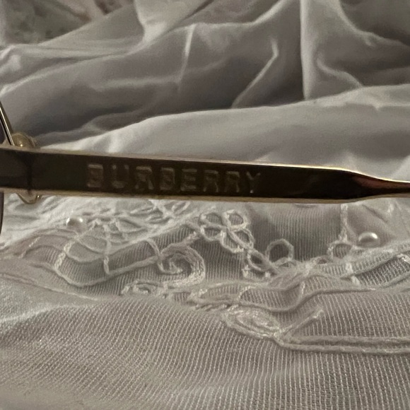 Burberry Sunglasses - Picture 5 of 6